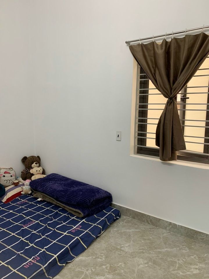 Cần bán căn nhà 3 tầng mới xây ,ngõ phố Chi Lăng. Ngõ ngắn, rộng gần 3m , oto đỗ cửa