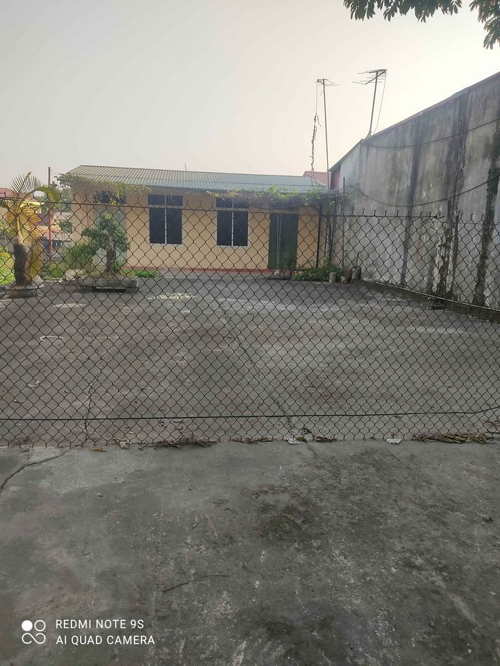bán gấp lô đất, có sẵn nhà cấp 4, đẹp đẽ, 2 gian riêng biệt.ngay mặt đường xã Thi Sơn Kim Bảng