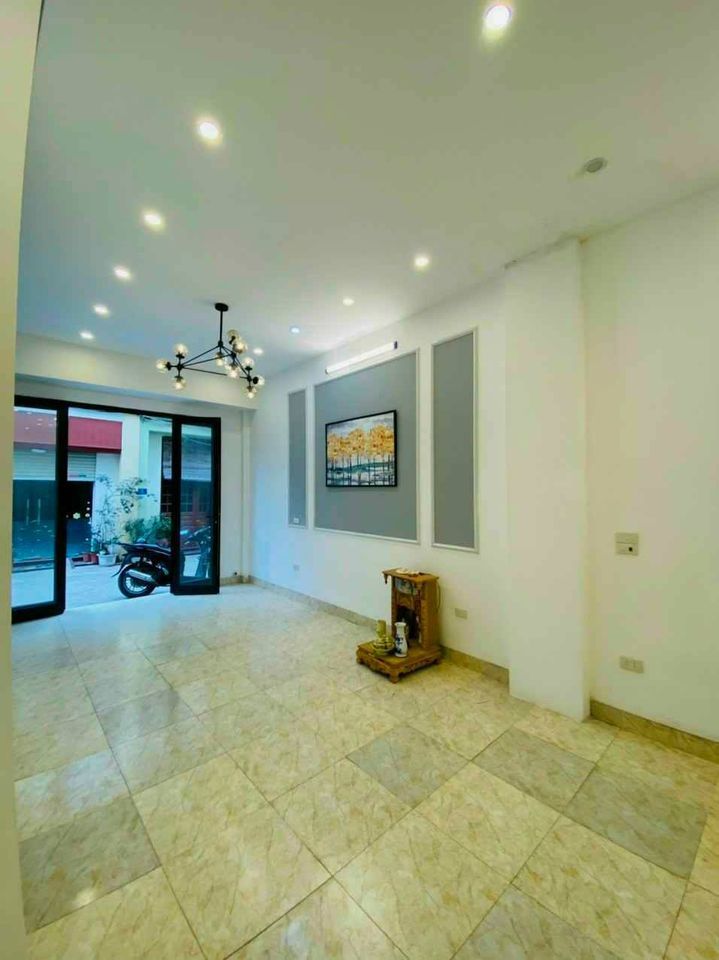 Nhà 2 tầng 60m2, 3 phòng ngủ, xe ô tô ra vào nhà. 1.2x tỷ. cách mặt phố Lê Viết Quang khoảng 30m