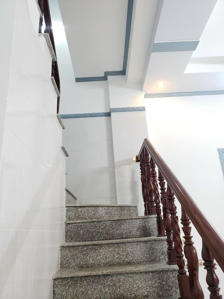 BÁN NHÀ 1 TRÊT 1 LẦU MỚI THỚI NHƯT 1 ĐƯỜNG 15 CÁCH CHỢ AN KHÁNH CẦN THƠ 20M