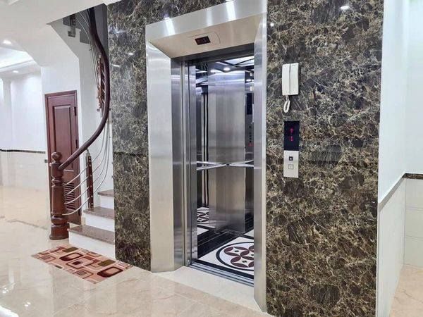 BUILDING VĂN PHÒNG 7 TẦNG THANG MÁY ĐẸP LONG LANH -KHU VIP TRUNG YÊN QUẬN CẦU GIẤY OTO TRÁNH NHAU