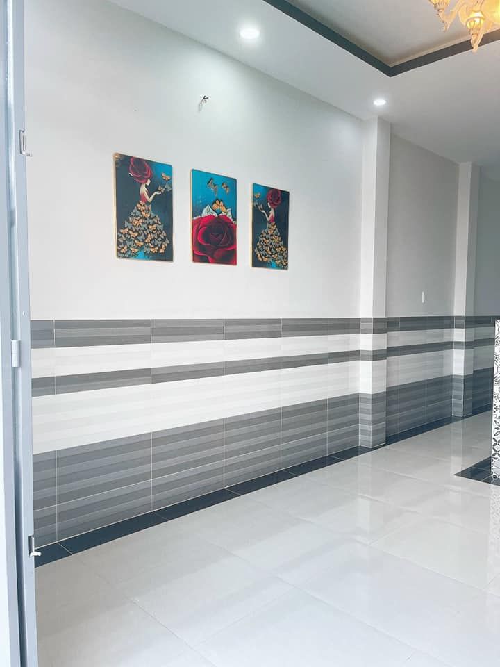 Bán Nhà Sổ Hồng Riêng Thổ Cư Ngay QL50 Cầu Ông Thìn. Nhà 2 Lầu 3 Phòng Ngủ Sân Thượng.