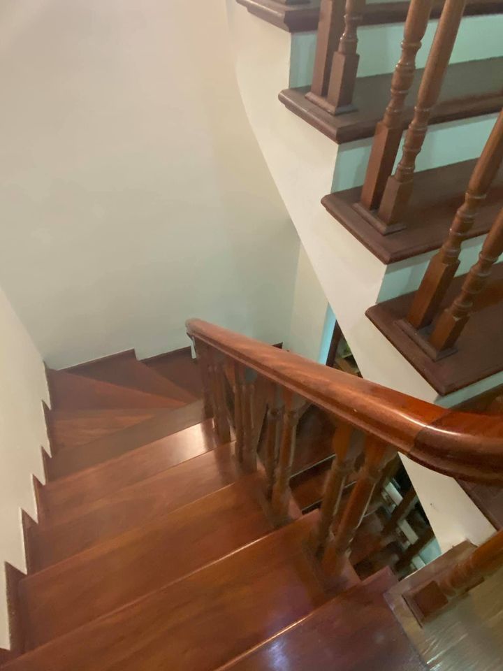 CẦN BÁN GẤP NHÀ BỒ ĐỀ FULL TOÀN BỘ NỘI THẤT CHỈ XÁCH VALY VỀ Ở 46M 5 TẦNG 3,8 TỶ 0788044518