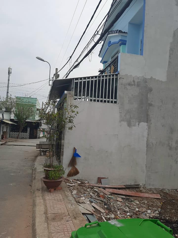 Bán Đất tuyệt đẹp vừa qua dốc cầu Ông Thìn rẽ phải vào 300m Quốc Lộ 50, huyện Bình Chánh.