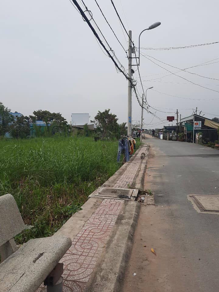 Bán Đất tuyệt đẹp vừa qua dốc cầu Ông Thìn rẽ phải vào 300m Quốc Lộ 50, huyện Bình Chánh.