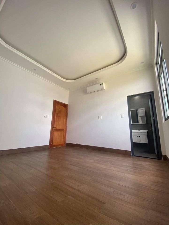 BÁN NHÀ 1 TRỆT 2 LẦU CAO CẤP TÂN CỔ ĐIỂN ĐƯỜNG SỐ 1 KHU BIỆT THỰ NAM LONG 2