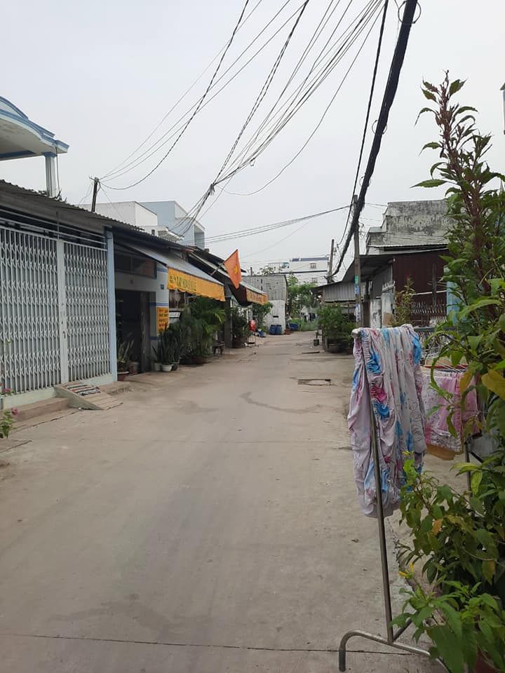 Bán Đất tuyệt đẹp vừa qua dốc cầu Ông Thìn rẽ phải vào 300m Quốc Lộ 50, huyện Bình Chánh.