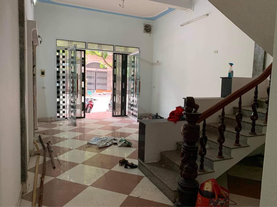 cần bán căn nhà 3 tầng chính chủ tại số 9 hoàng diệu Ninh Bình diện tích 5 x 11,7m hướng đông bắc