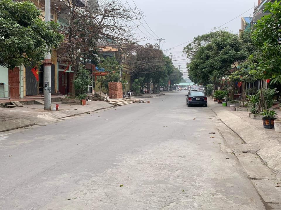cần bán căn nhà 3 tầng chính chủ tại số 9 hoàng diệu Ninh Bình diện tích 5 x 11,7m hướng đông bắc