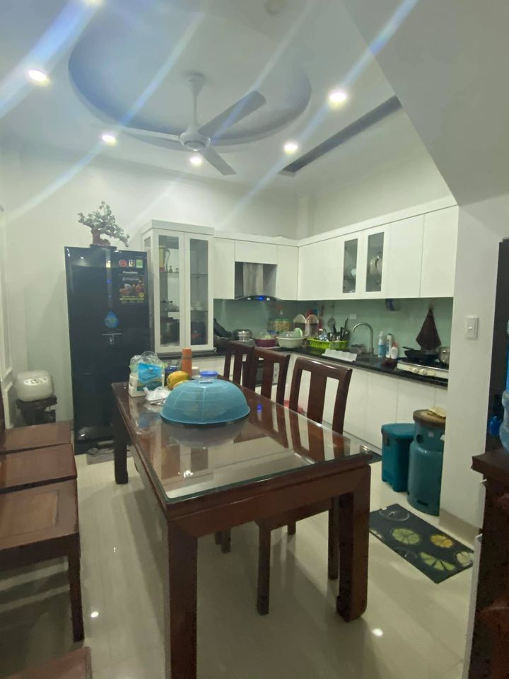 CẦN BÁN GẤP NHÀ BỒ ĐỀ FULL TOÀN BỘ NỘI THẤT CHỈ XÁCH VALY VỀ Ở 46M 5 TẦNG 3,8 TỶ 0788044518
