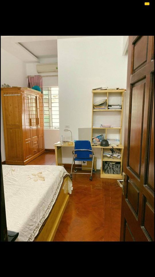 Chính chủ cần bán ngôi nhà ba tầng thiết kế kiểu hiện đại.Diện tích 75m2, hướng Tây.Tân An, Tân Dân
