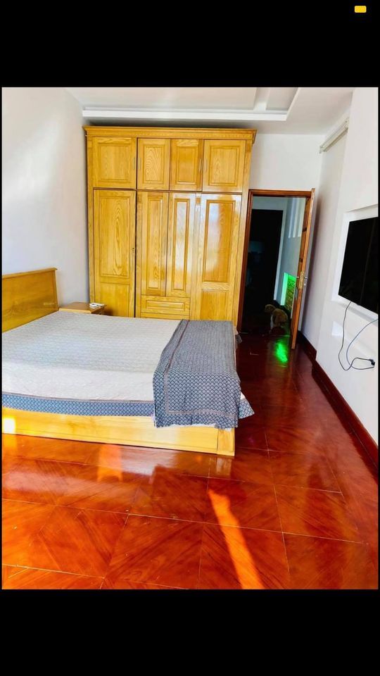 Chính chủ cần bán ngôi nhà ba tầng thiết kế kiểu hiện đại.Diện tích 75m2, hướng Tây.Tân An, Tân Dân