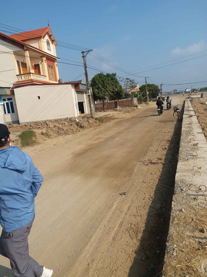 Bán đất An Quý Quỳnh Phụ 85,5m2 Lô đất nằm ngay trên mặt đường DH 73, giao thông đi lại thuận tiện