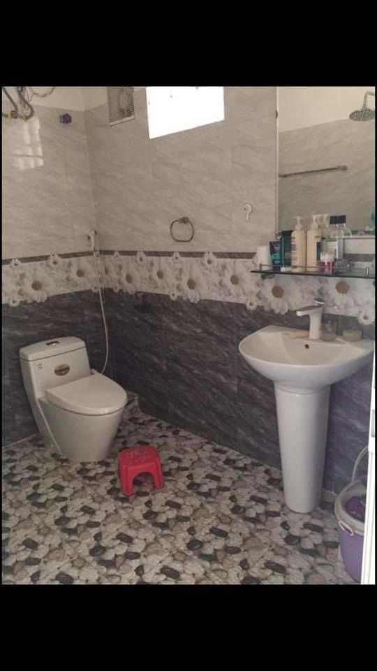 Bán hộ ông anh ngôi nhà nằm ở tổ 8, phường Quyết Tâm, tp Sơn La Đất đẹp, lộc lá ầm ầm
