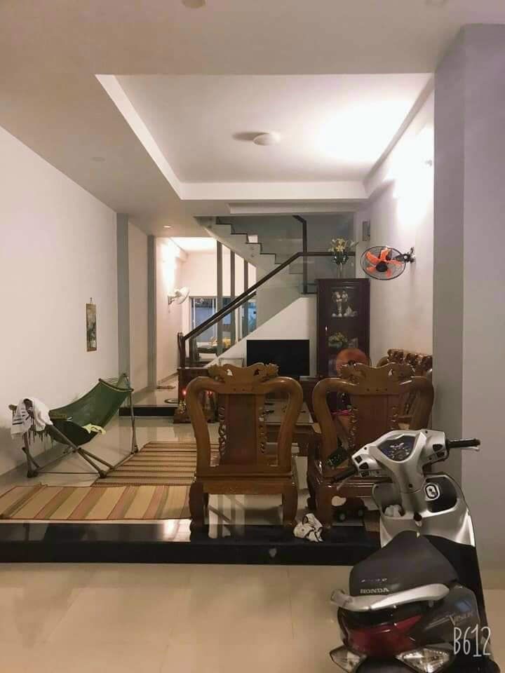 Cần tiền bán gấp căn nhà khu tái định cư đồi 2 ,p10, tp. Vũng tàu Nhà : 1tr 1lầu. Hướng Đông Bắc