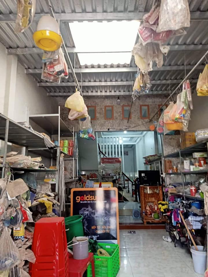 Chủ ngộp nên cần bán lại lại căn nhà 1trệt 2lầu ngay trung tâm chợ loan mỹ tam bình vl, dt 4,2 x23