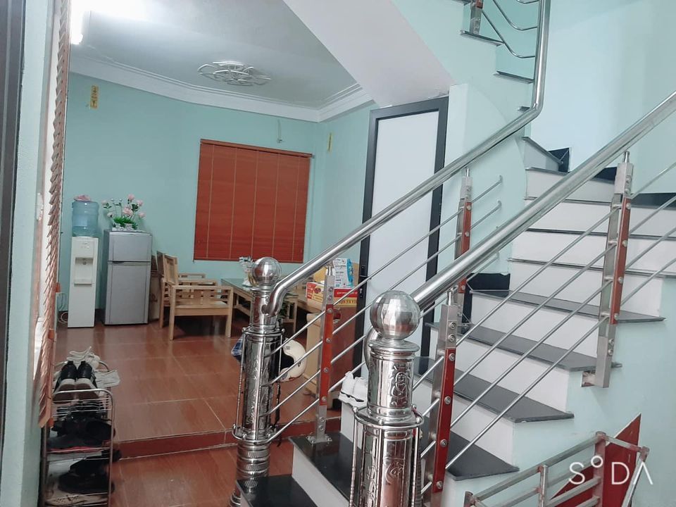 Cho thuê nhà riêng mễ trì 35m2 4 tầng 5 phòng ngủ 2 điều hoà 3 nóng lạnh giá 9tr nhà mới xây
