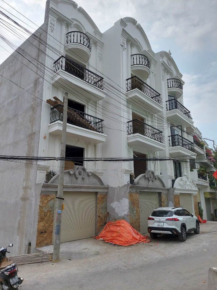 CHÍNH CHỦ CẦN BÁN 3 CĂN NHÀ CAO CẤP PHỐ 5 THÁNG 8, TRẦN HƯNG ĐẠO, HẠ LONG, QUẢNG NINH , ĐƯỜNG Ô TÔ