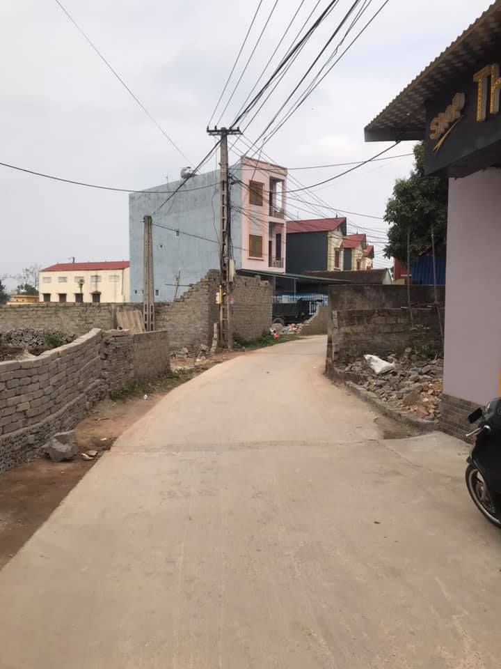 Bán đất tặng thêm nhà thôn an thịnh xã tiền phong yên dũng bắc giang. Nhà mặt đường ô tô vào