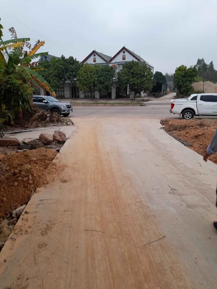 Chính chủ,bán 200m2.mặt tiền 5×40m Tây Nam Vị trí:Đồng Vang Kim Long,Cách mặt đường 36 vào 50m