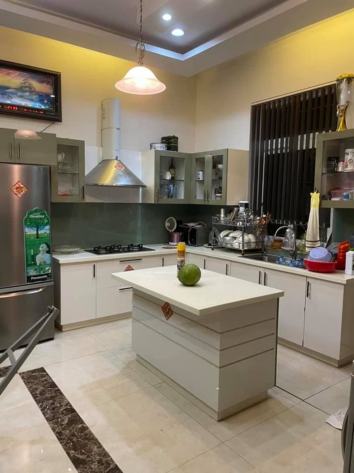 Bán Nhà Chính chủ ngang 10m x dài 25m > full thổ cư 100% Có 2 phòng, 2 tolet, bếp, phòng thờ