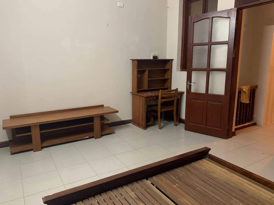 CHO THUÊ NHÀ RIÊNG ngõ 381 phố Nguyễn Khang, Q. Cầu Giấy, Hà Nội. xây 3 tầng