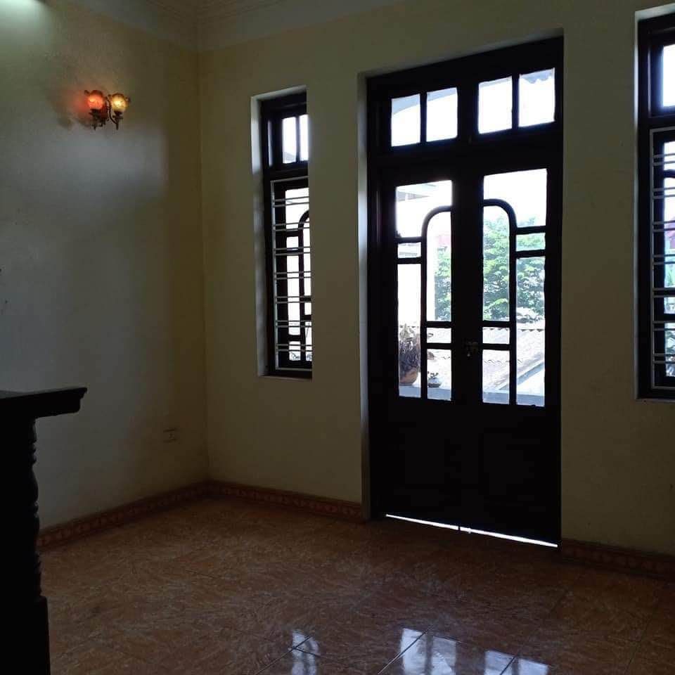 Cần bán Nhà đẹp tại Liên Bảo. Vị trí gần viện tỉnh, gần chợ, gần trường học, khu vui chơi.