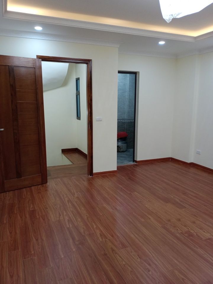Bán Nhà phố Hoàng Đạo Thành, 50m, có sân, cách ô tô tránh 20m, ảnh thật. Liên hệ: 0384.811.311