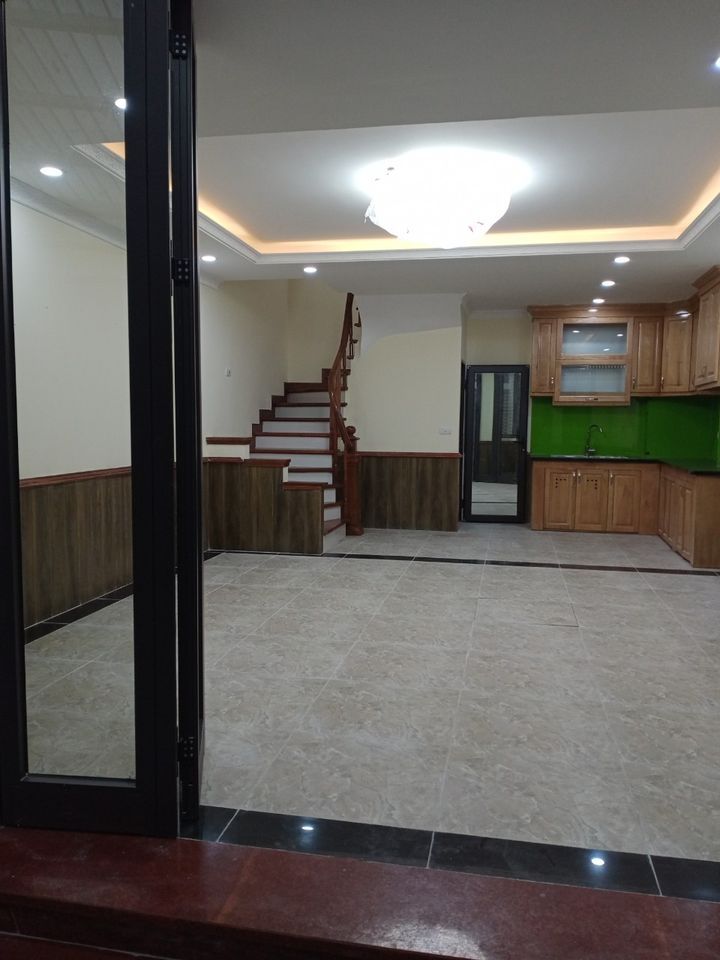 Bán Nhà phố Hoàng Đạo Thành, 50m, có sân, cách ô tô tránh 20m, ảnh thật. Liên hệ: 0384.811.311
