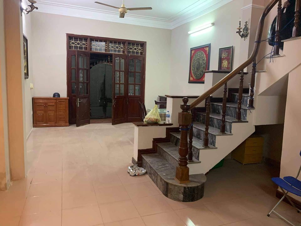 CHO THUÊ NHÀ RIÊNG ngõ 381 phố Nguyễn Khang, Q. Cầu Giấy, Hà Nội. xây 3 tầng