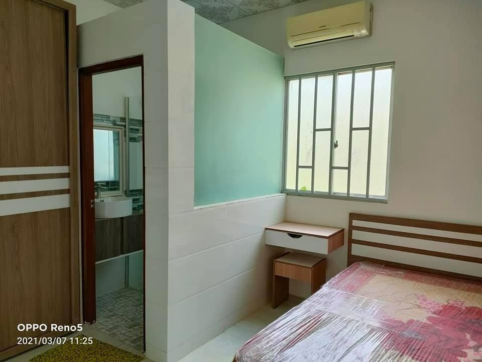 Bán Nhà thuộc khóm 8 , phường 6 , vào hẻm Đường Đồng Khởi nối dài , cách Đồng Khởi chỉ 70m