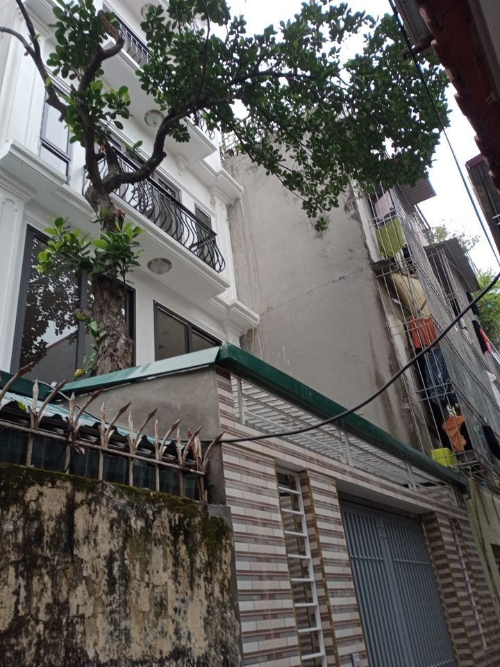 Bán Nhà phố Hoàng Đạo Thành, 50m, có sân, cách ô tô tránh 20m, ảnh thật. Liên hệ: 0384.811.311