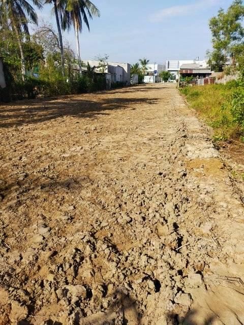 cần bán 1 công đất mặt tiền đường nhựa ôtô xe tải bon bon.(Tổng dt 1.020m2). P5,Tp Trà Vinh