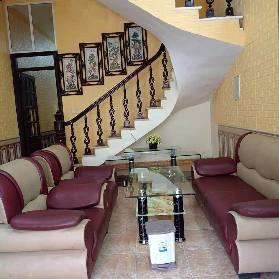 Cần bán Nhà đẹp tại Liên Bảo. Vị trí gần viện tỉnh, gần chợ, gần trường học, khu vui chơi.