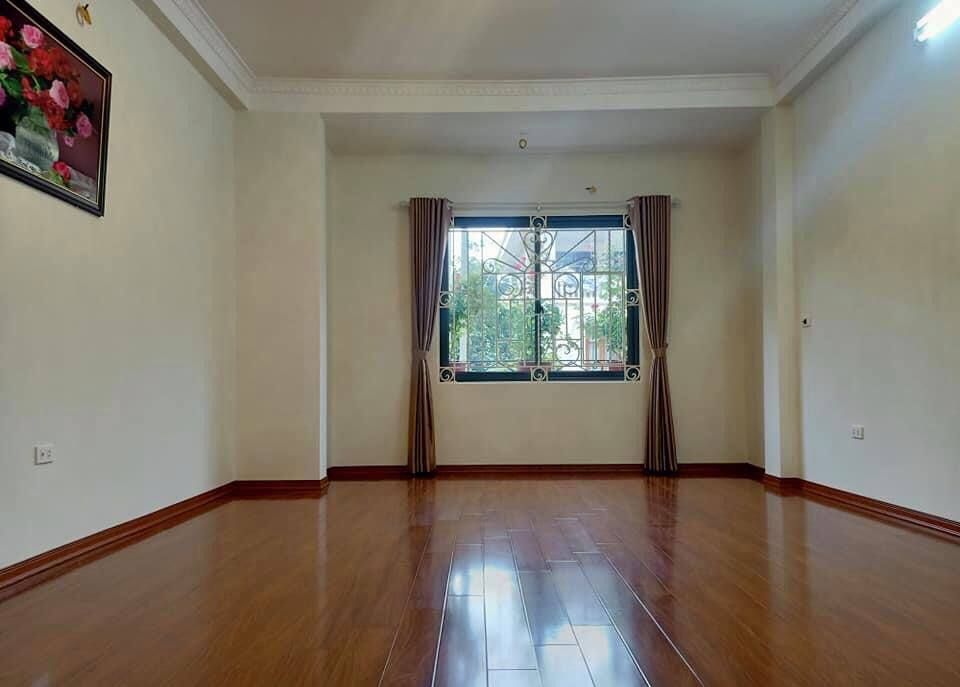 BÁN NHÀ TRUNG TÂM CẦU GIẤY 6 TẦNG MỚI ĐẸP Ô TÔ ĐỖ NGAY CỔNG NỘI THẤT XỊN XÒ GIÁ CHỈ 4 TỶ