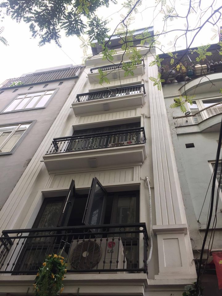 BÁN NHÀ TRUNG TÂM CẦU GIẤY 6 TẦNG MỚI ĐẸP Ô TÔ ĐỖ NGAY CỔNG NỘI THẤT XỊN XÒ GIÁ CHỈ 4 TỶ