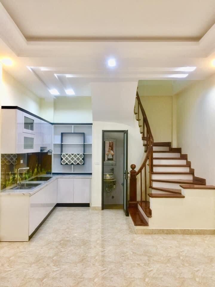 BÁN NHÀ TRUNG TÂM CẦU GIẤY 6 TẦNG MỚI ĐẸP Ô TÔ ĐỖ NGAY CỔNG NỘI THẤT XỊN XÒ GIÁ CHỈ 4 TỶ