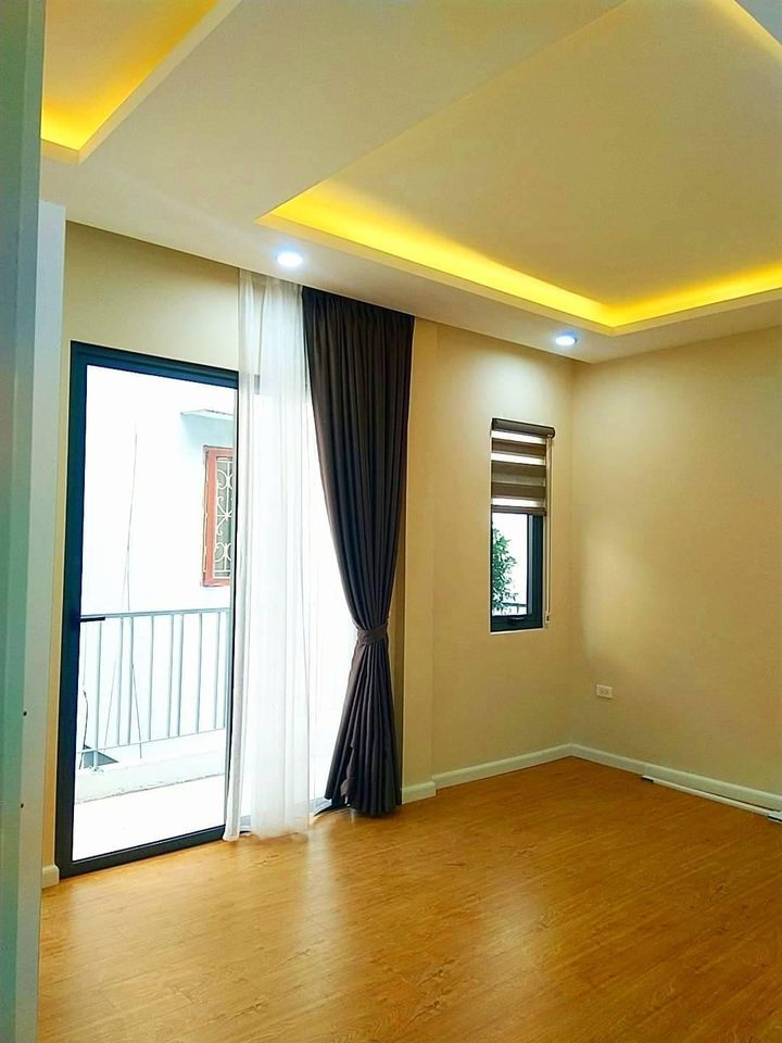 BÁN NHÀ LÔ GÓC ÔTÔ ĐỖ CỬA NHÀ ĐẸP Ở LUÔN 39m x 4 tầng MT 4.6 m Giá 6 tỷ 85 Lê Trọng Tấn