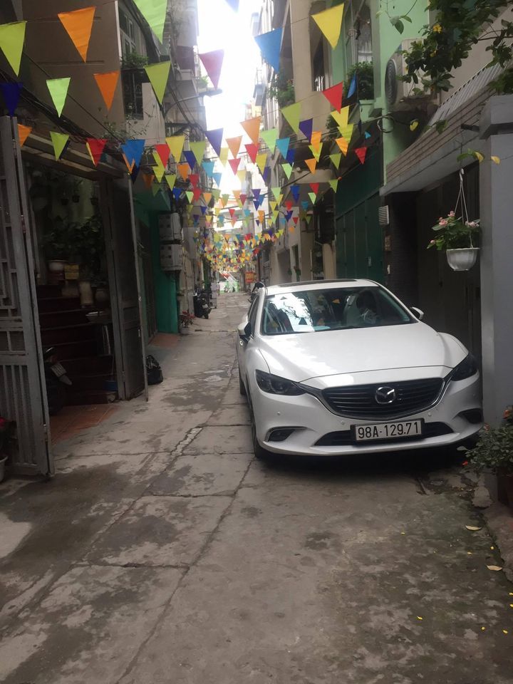 BÁN NHÀ TRUNG TÂM CẦU GIẤY 6 TẦNG MỚI ĐẸP Ô TÔ ĐỖ NGAY CỔNG NỘI THẤT XỊN XÒ GIÁ CHỈ 4 TỶ