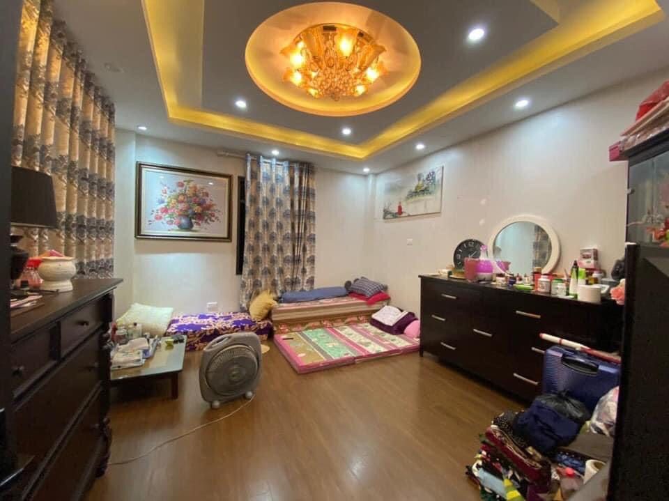 BÁN NHÀ QUẬN CẦU GIẤY NHÀ 6 TẦNG MẶT TIỀN 11M MẶT KINH DOANH SẦM UẤT VỈA HÈ Ô TÔ TRÁNH