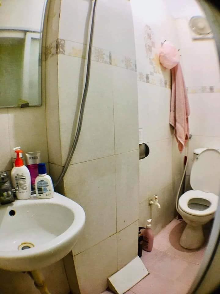 Mặt phố Cầu Giấy, nhà 5 tầng đẹp, kinh doanh sầm uất, giá 5,5 tỷ Liên hệ 0588493333