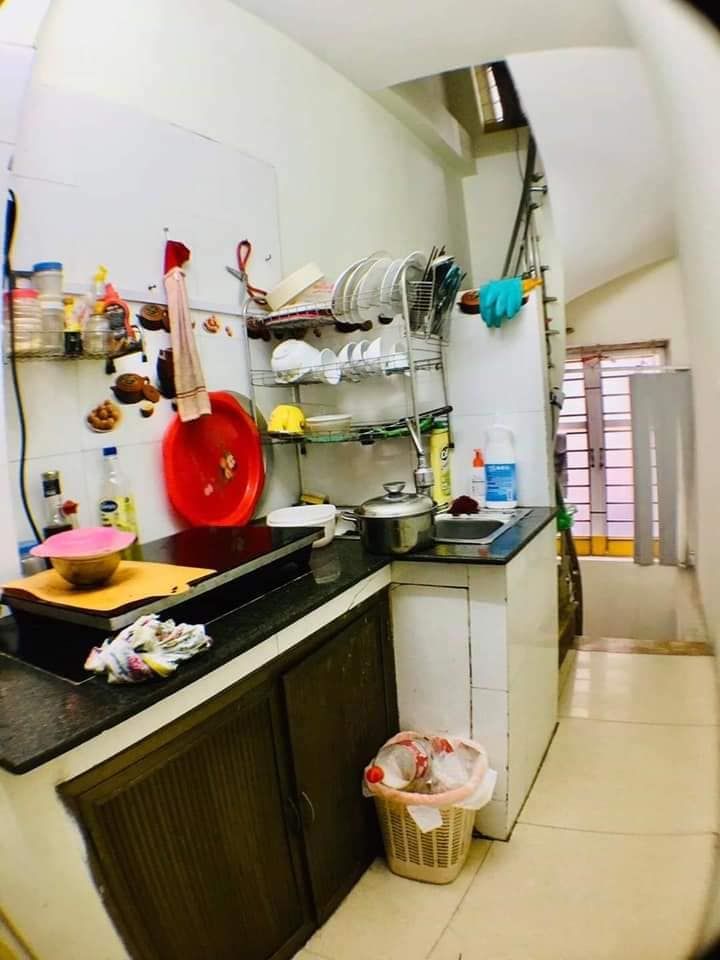 Mặt phố Cầu Giấy, nhà 5 tầng đẹp, kinh doanh sầm uất, giá 5,5 tỷ Liên hệ 0588493333
