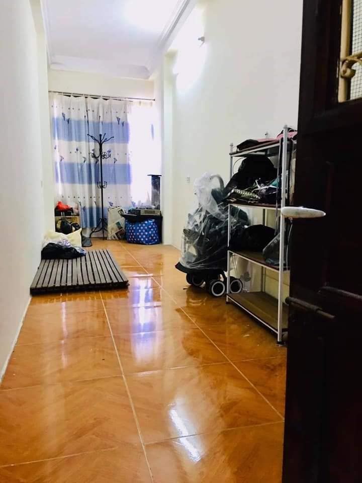 Mặt phố Cầu Giấy, nhà 5 tầng đẹp, kinh doanh sầm uất, giá 5,5 tỷ Liên hệ 0588493333