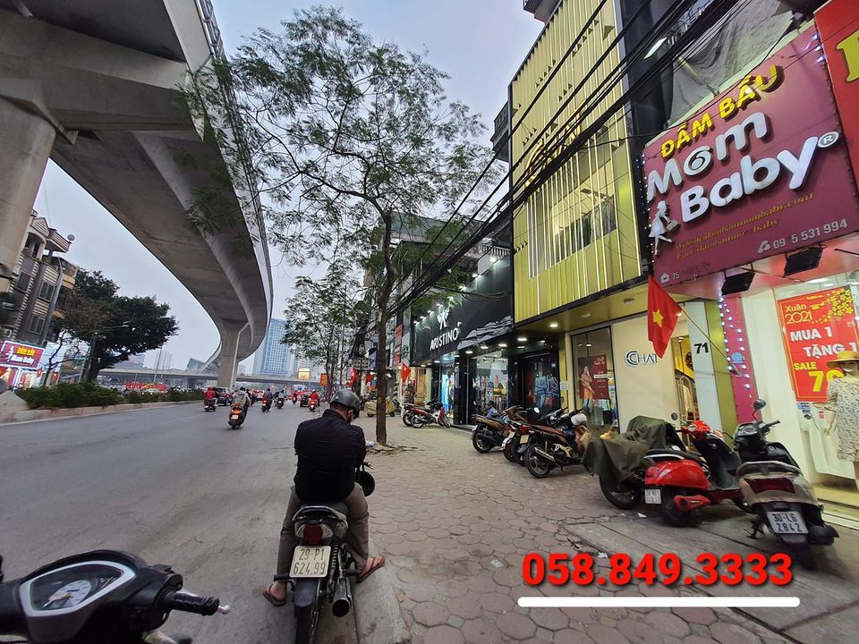 Mặt phố Cầu Giấy, nhà 5 tầng đẹp, kinh doanh sầm uất, giá 5,5 tỷ Liên hệ 0588493333