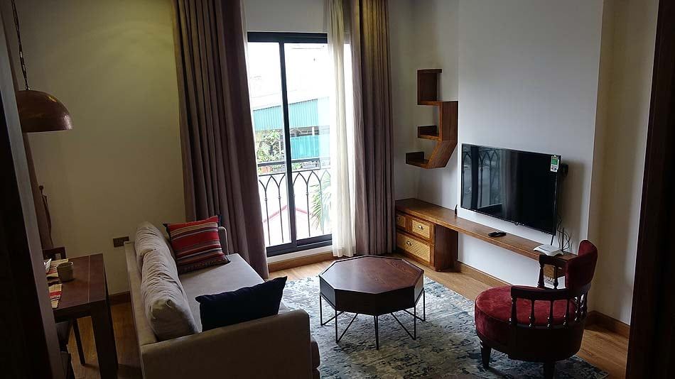 BÁN GẤP KHÁCH SẠN DUY TÂN QUẬN CẦU GIẤY 120 M2, X 9 TẦNG MT 8,57M, DOANH THU 10000$/ THÁNG