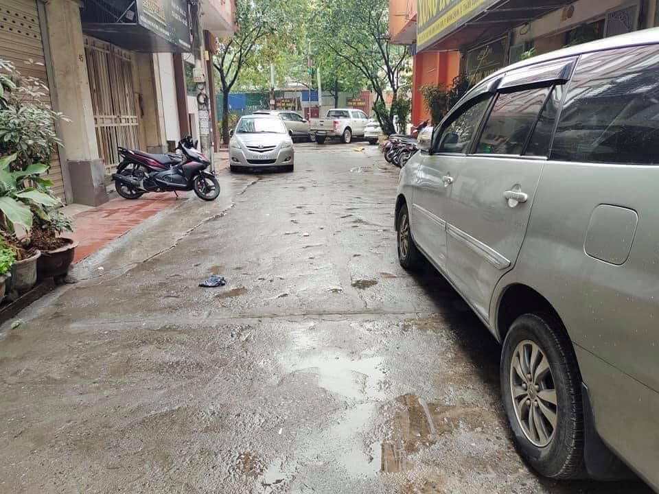 Chủ Nhà Chuyển Công tác nên cần bán Nhà Cầu Giấy 42m2 xây 6T MT 4m Ô Tô KD Thang Máy