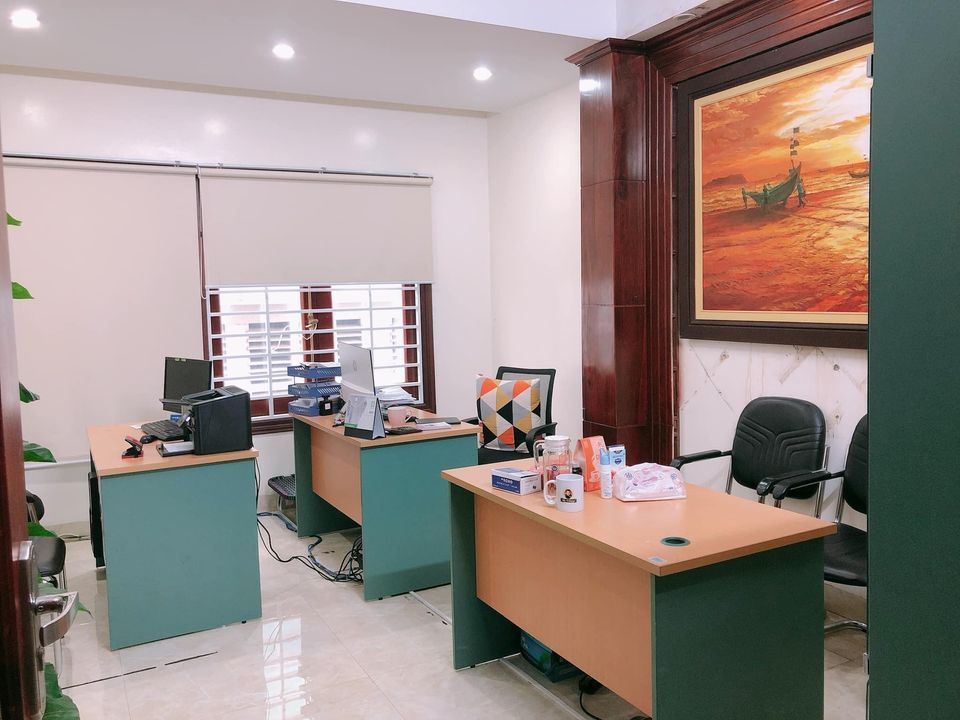 BIỆT THỰ ĐẲNG CẤP PHỐ NGUYỄN CHÍ THANH VIEW CÔNG VIÊN VỈA HÈ CHIM BAY, Ô TÔ TRÁNH, THANG MÁY