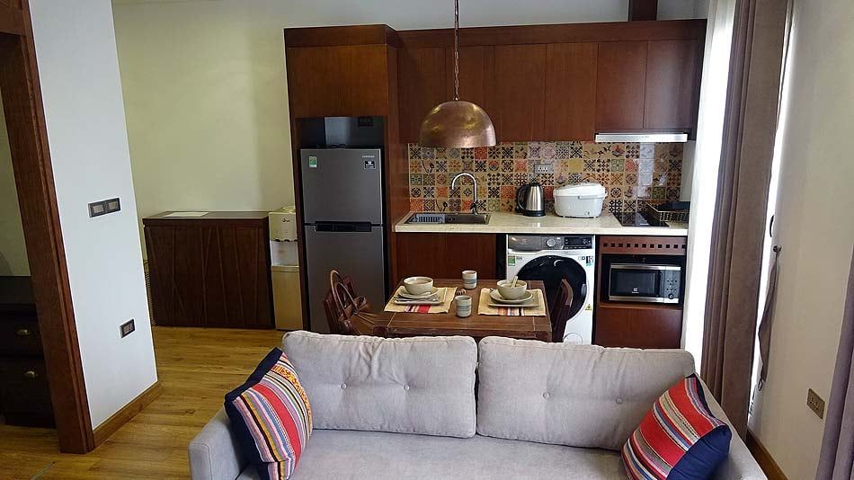 BÁN GẤP KHÁCH SẠN DUY TÂN QUẬN CẦU GIẤY 120 M2, X 9 TẦNG MT 8,57M, DOANH THU 10000$/ THÁNG