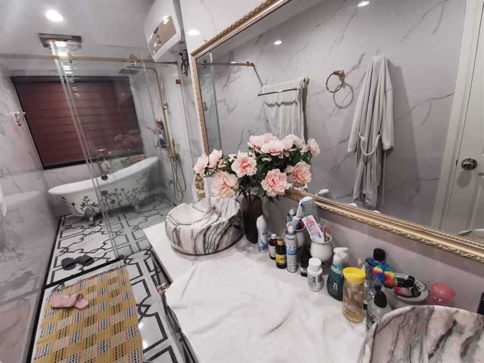 Siêu phẩm 50m2 Nguyễn Văn Cừ Long Biên Gara Ô tô 7 chỗ Thang máy chỉ nhỉnh 5 tỷ Nhà xây mới