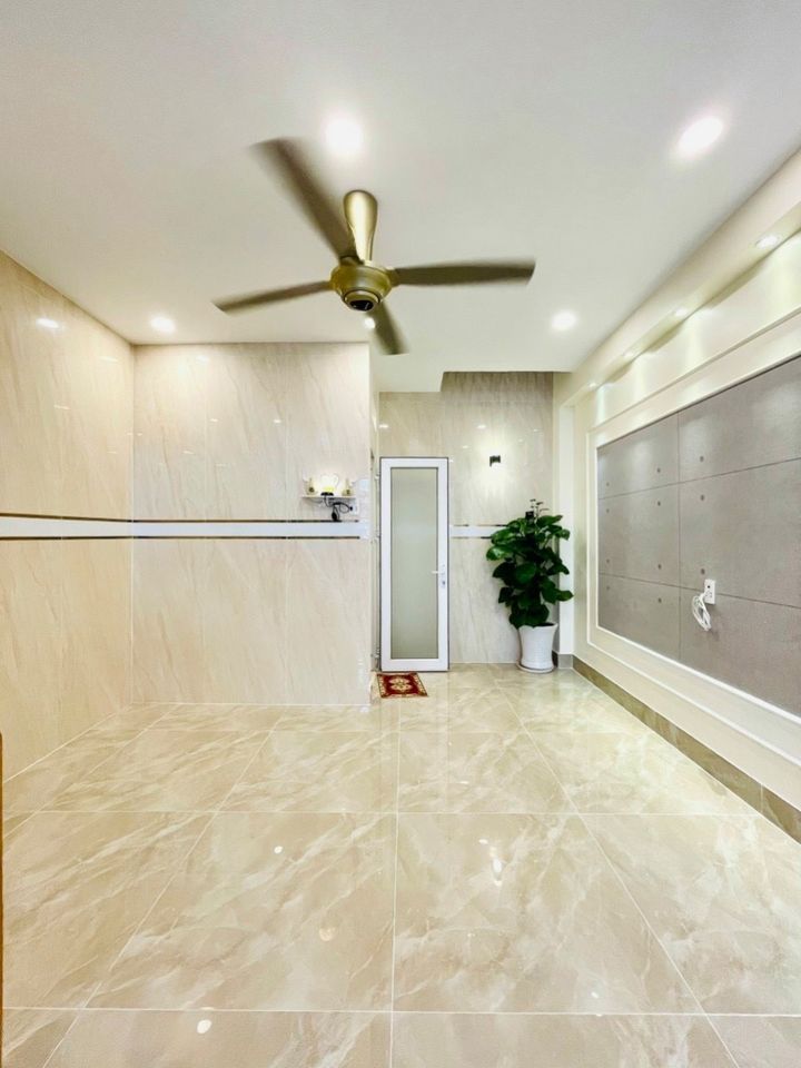 Nhà Đẹp Gò Vấp Chỉ Sau Căn Mặt Tiền Khu Phân Lô VIP Đường 5m Ô TÔ vào nhà